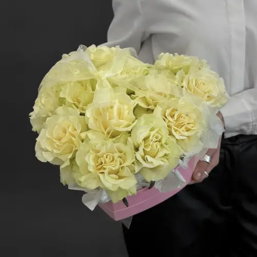 Цветочная композиция "Дарю сердце"