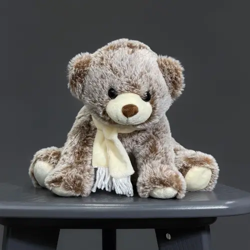 Мишка Релана в шарфике 