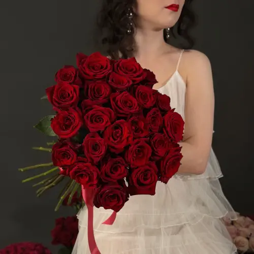 Букет из 25 красных роз